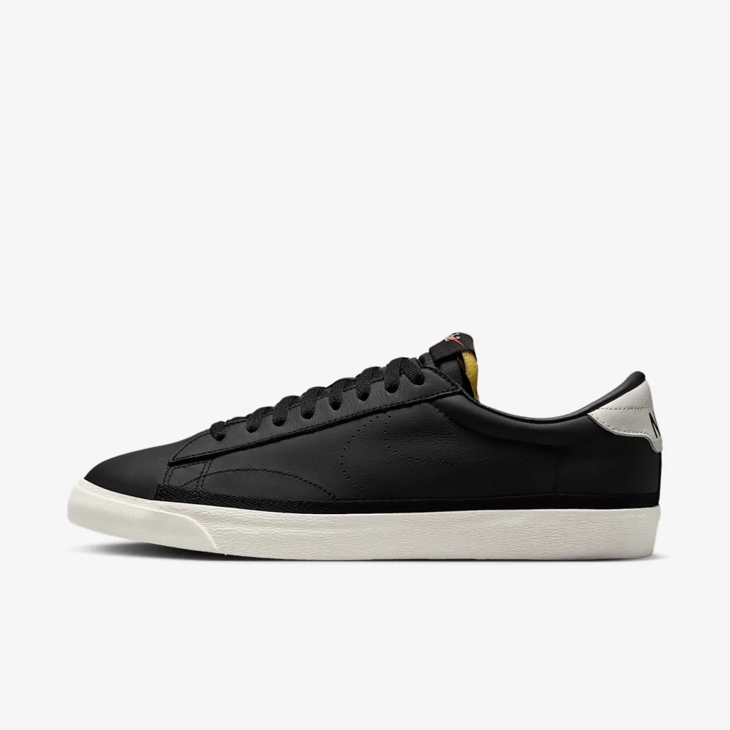 Nike Tennis Classic - Nero/Sail/Team Orange/Nero